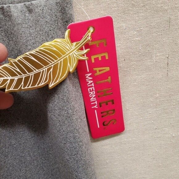 Feathers Maternity Capri Leggings Size S - Picture 4 of 6